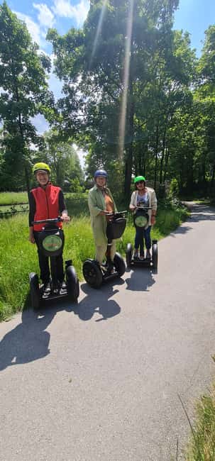 2 Hours Best of München Sightseeings Tour - Arriving at Artur-Kutscher-Platz in Schwabing