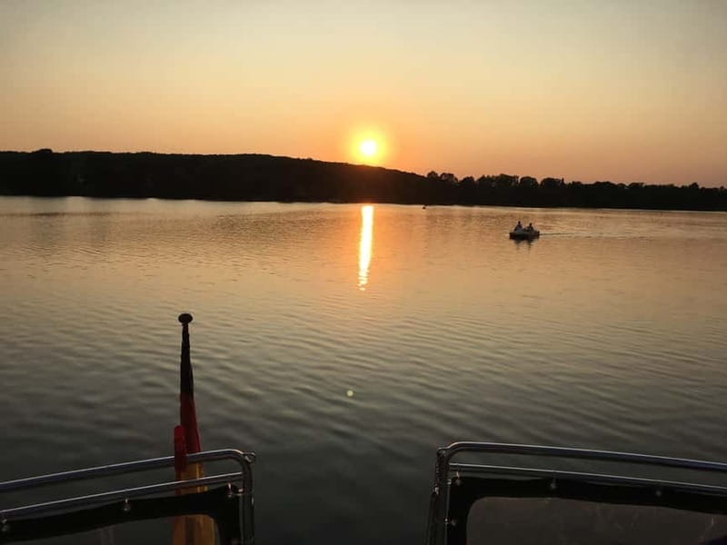 4h Unforgettable Tour with Skipper, "Seven Lakes Cruise" - Babelsberg Castle and the Palaces-as-a-Picture effect