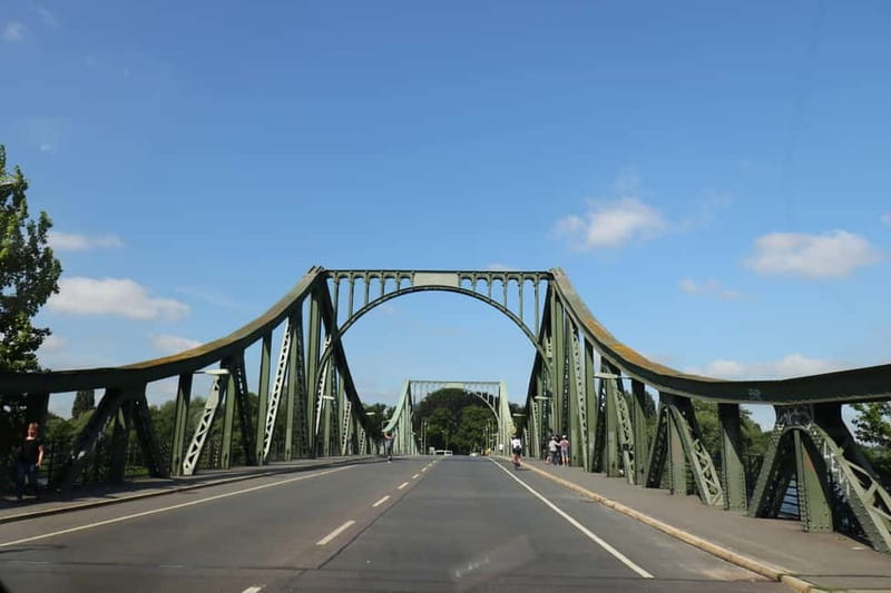 5h Potsdam private tour with Guide, Chauffeur & Photographer - Price and value: what $660 buys for a small private group