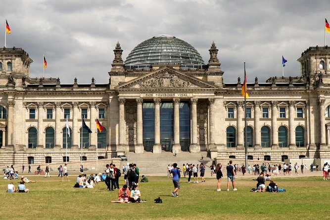 5hours: Guide, Chauffeur & Photographer in Berlin private Tour - Why Valeri Vasilev makes the difference