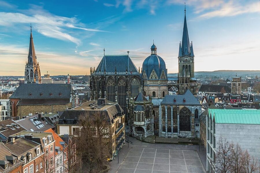 Aachen: Express Walk with a Local in 60 minutes - FAQ