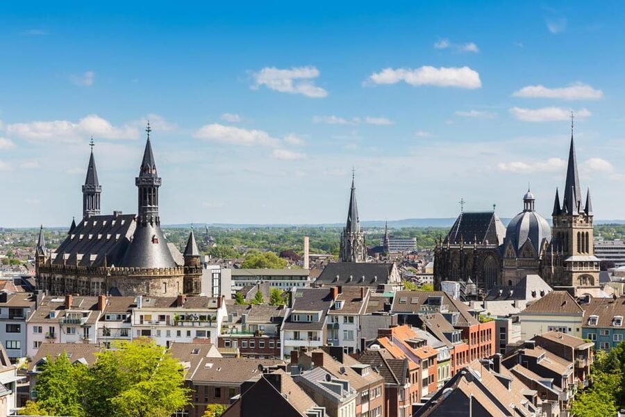 Aachen: Express Walk with a Local in 60 minutes - Price and value at about $93 for an express walk