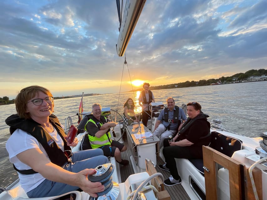 "After Work" - Sailing-Yacht Cruising Event, Hamburg/Elbe - Price and value: what you get for about $70 in 2 hours