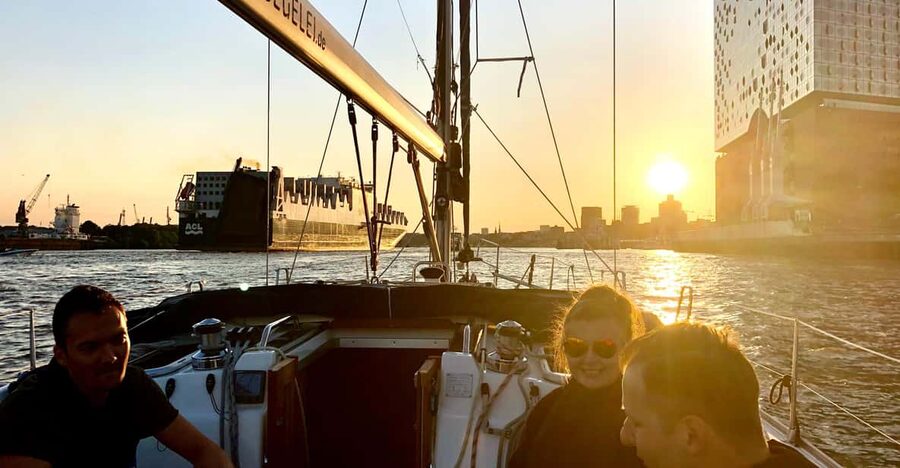 "After Work" - Sailing-Yacht Cruising Event, Hamburg/Elbe - Where you start by the Elbphilharmonie, and why it matters