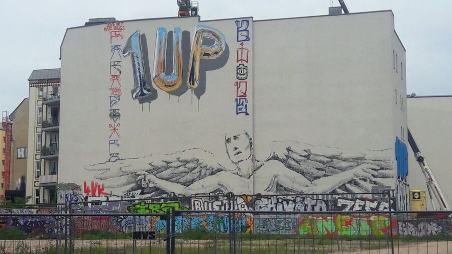Alternative Berlin / Street art tour - Private group - Kiez neighborhoods, local food, and after-dark tips
