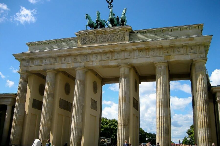 An Introduction to Berlin Walking Tour - Following the clues in power, from Brandenburg Gate to Unter den Linden