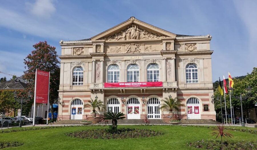 Baden-Baden: Auf den Spuren berühmter Frauen - Baden-Baden, but make it about the women