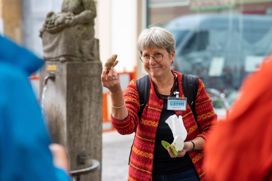 Bamberg: Guided Historical Culinary Tour - What you actually taste: smoked beer, Hörnla, and Zwetschgenbames