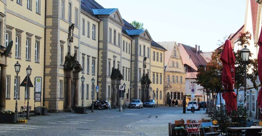 Bayreuth: Private Guided Walking Tour - Bayreuth Art Museum: Modern Exhibits in a City of Grand Stages