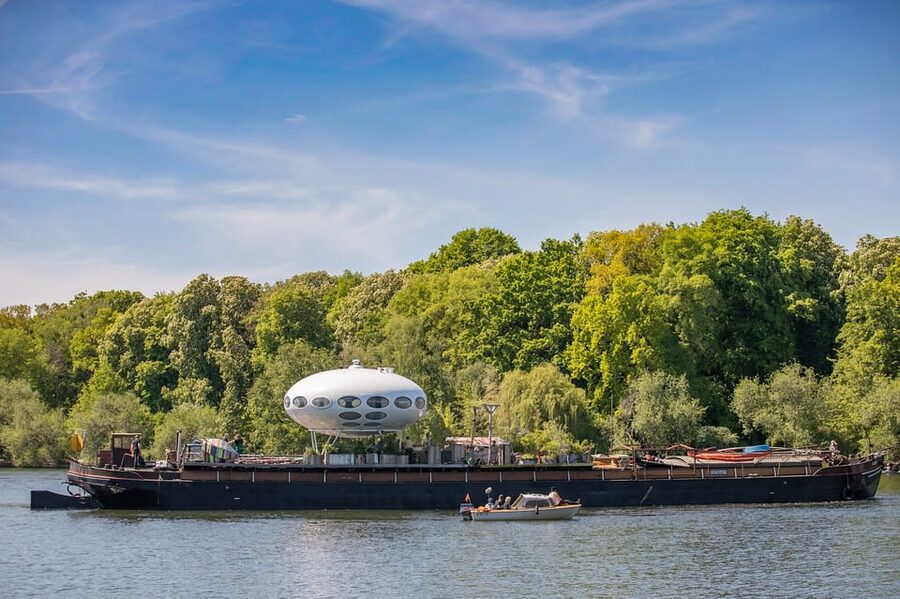 Berlin: 1.5-Hour Stand-Up Paddle Boarding Tour - Handmade Floating Devices: Berlin Creativity on the Water