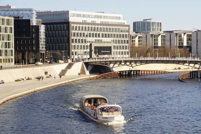 Berlin: 1-Hour Boat Tour with Bilingual Guide (Ger/Eng) - Finding the meeting pier at Reederei Hadynski near Hackescher Markt
