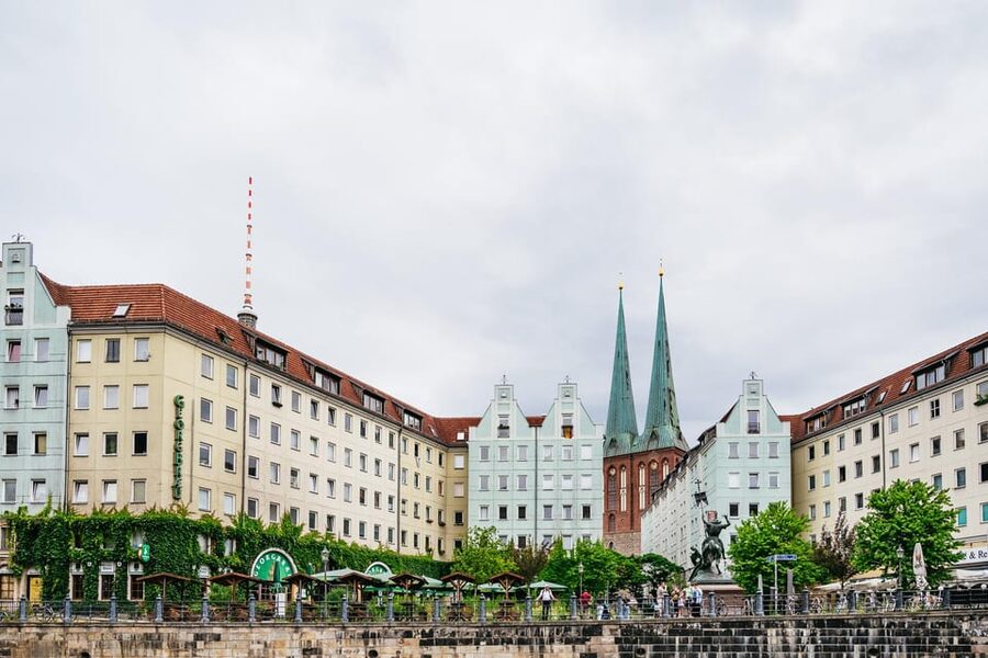 Berlin: 1-Hour City Sightseeing Cruise - First look at Berlin from the River Spree