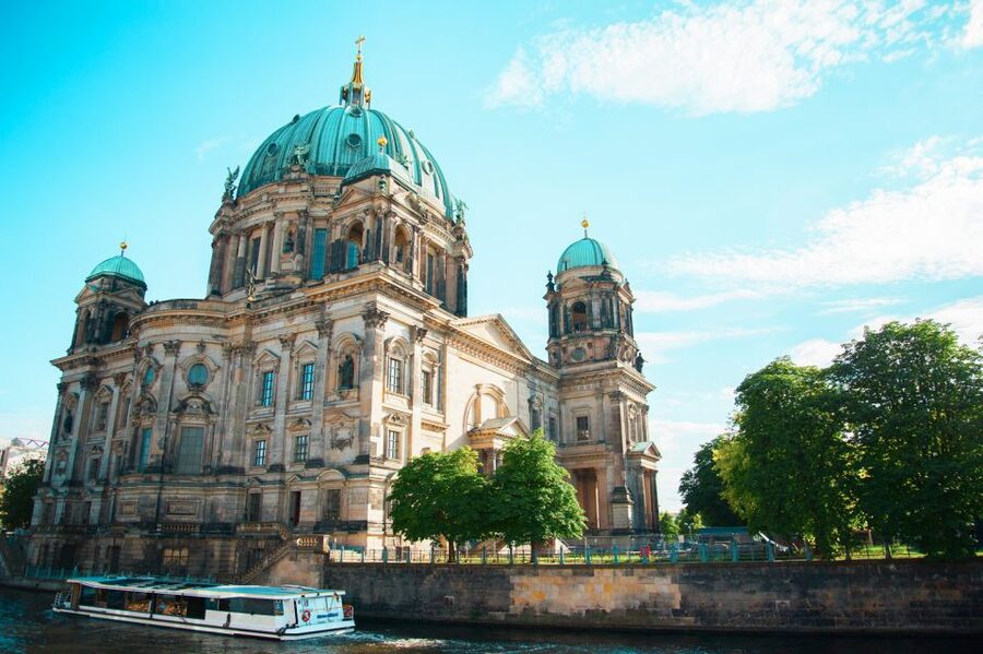 Berlin: 1-Hour Guided Tour of the Historic Center - Museum Island and the Berlin Cathedral area: why this stop is more than photos