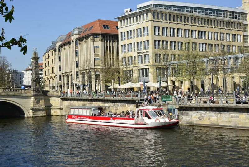 Berlin: 1-hour Highlights River Cruise Through Old and New - Panoramic Comfort: Roof Open in Warm Weather, Closed Fast When It Rains