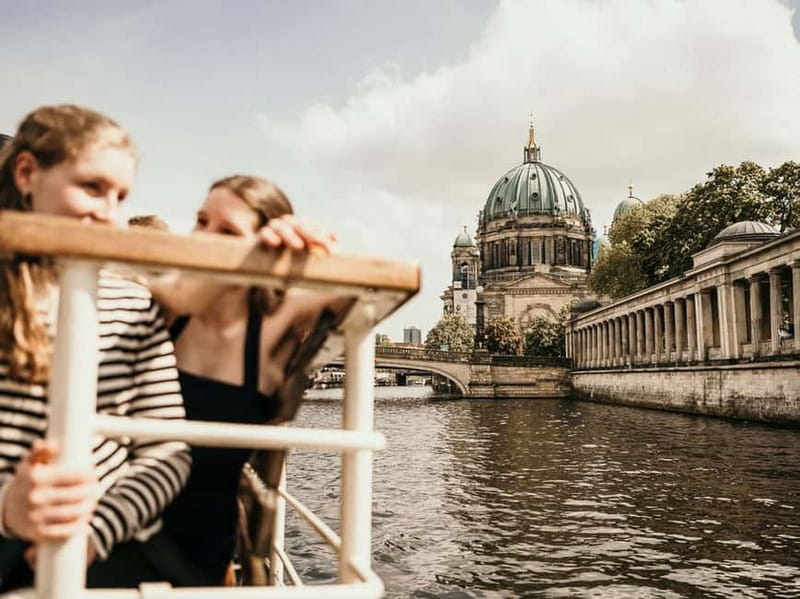 Berlin: 2.5-Hour Beer & Sunset Sightseeing Boat Cruise - Price and value: what your 47 dollars buys you