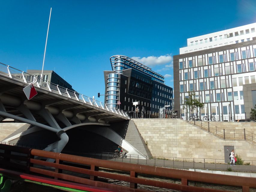 Berlin: 2.5-Hour East Side Boat Cruise with Commentary - Returning toward Mitte: Nikolaiviertel, Museum Island, and Tränenpalast