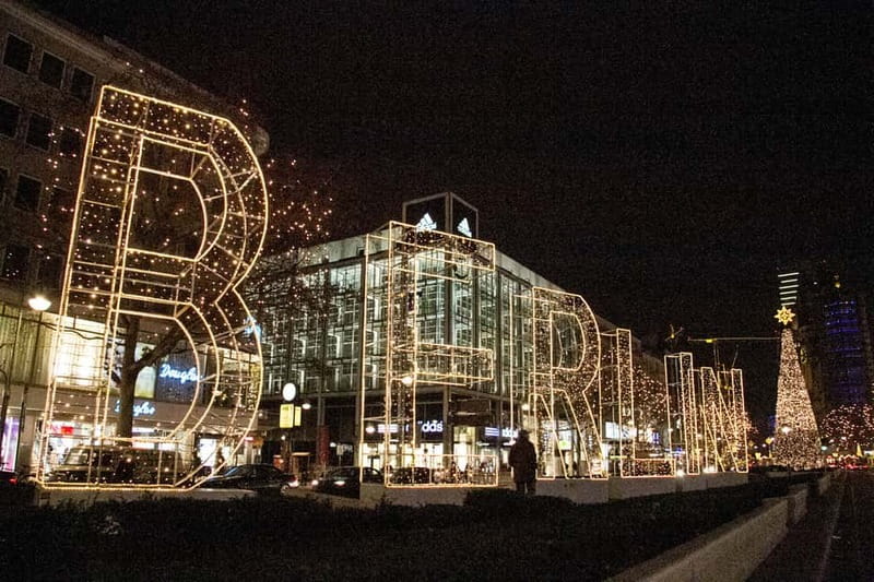 Berlin: 2-Hour Christmas Lights Bus Tour incl. Mulled Wine - How this Christmas Lights bus tour feels in Berlin