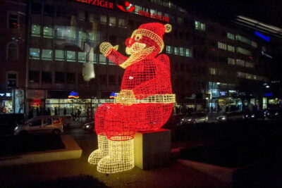 2-Hour Christmas Lights Bus Tour incl. Mulled Wine