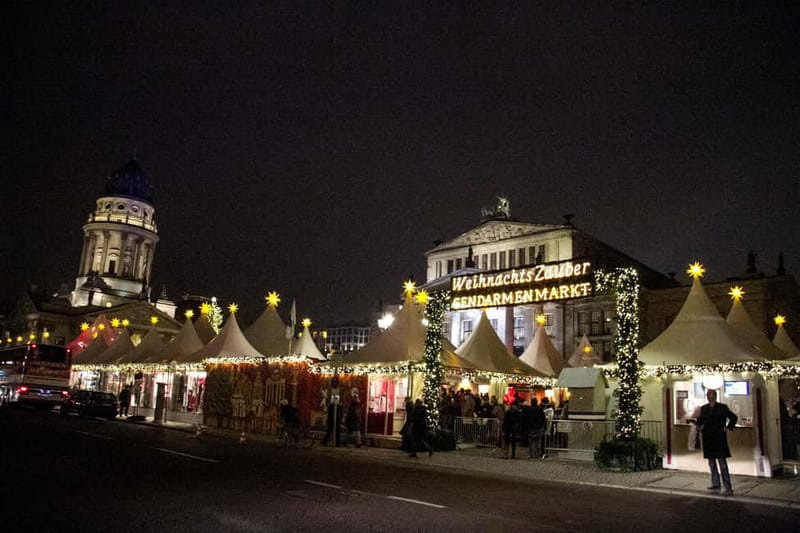 Berlin: 2-Hour Christmas Lights Bus Tour incl. Mulled Wine - What the guide adds: Christmas facts you can use