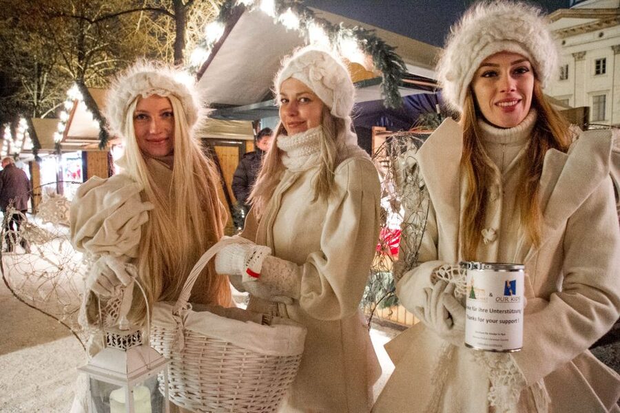 Berlin: 2-Hour Christmas Lights Bus Tour incl. Mulled Wine - Who this tour is best for