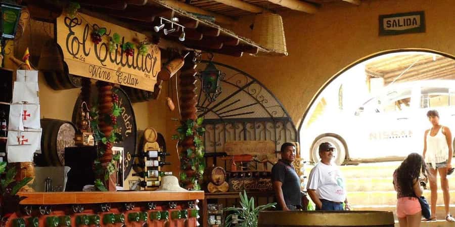 Berlin: 2-Hour Discovery Tour in a Volkswagen T2 Van - Who should book this Berlin T2 discovery tour?