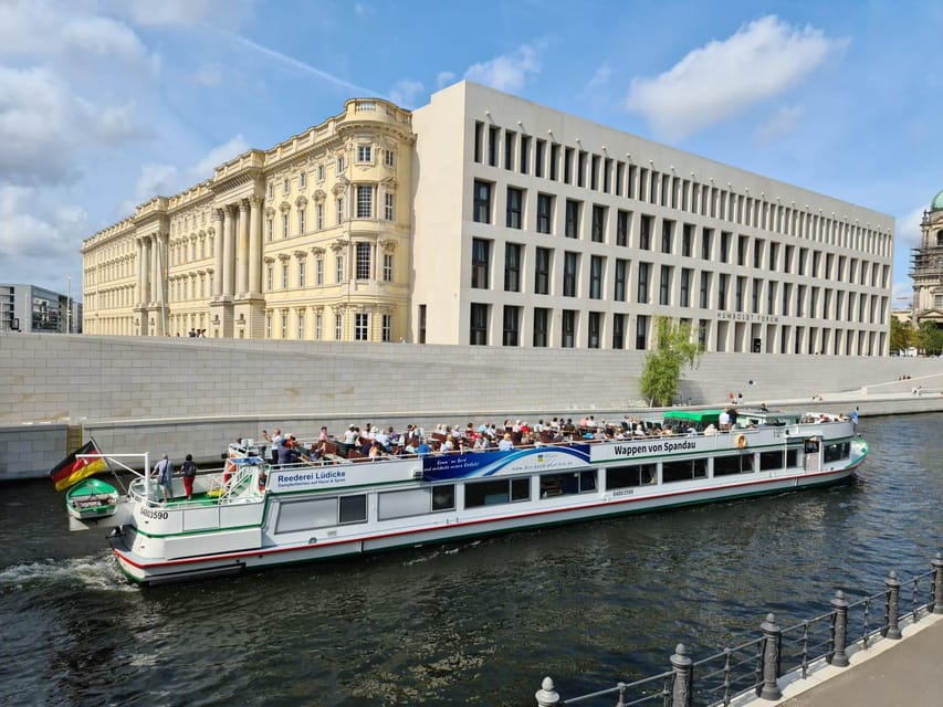 Berlin: 3.5-Hour Sightseeing Cruise on the Spree River - Moving through Hansaviertel, Bellevue Palace, and the cultural bridge to the city center