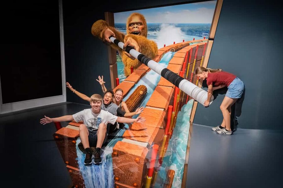 Berlin: 3D TrickArt Museum - Tickets - A 3D Photo Museum Where the Trick Is the Camera