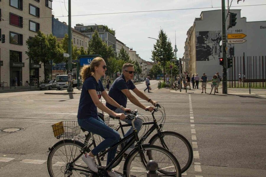 Berlin: 48-Hour or 72-Hour Bike Rental - Tempelhofer Park: where cycling feels like a breather