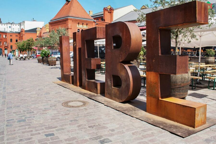 Berlin: Alternative Berlin Walking Tour - Key reasons this tour works