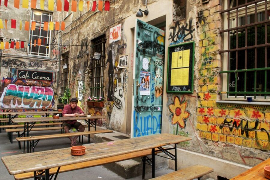 Berlin: Alternative Berlin Walking Tour - Who should book this Alternative Berlin walk