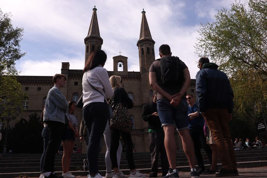 Berlin: Alternative Berlin Walking Tour - Kreuzberg: Turkish neighborhoods, graffiti routes, and cultural layers