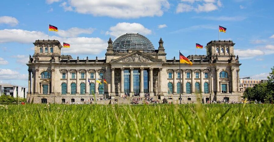 Berlin and Hamburg: Shore Excursion Tour Package - Hamburg in 7 to 8 hours, with the Elbphilharmonie focus