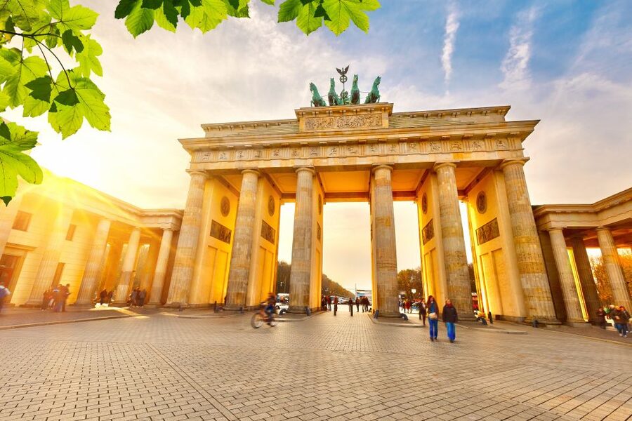 Berlin and Hamburg: Shore Excursion Tour Package - Food, tickets, and packing tips for a smoother shore day