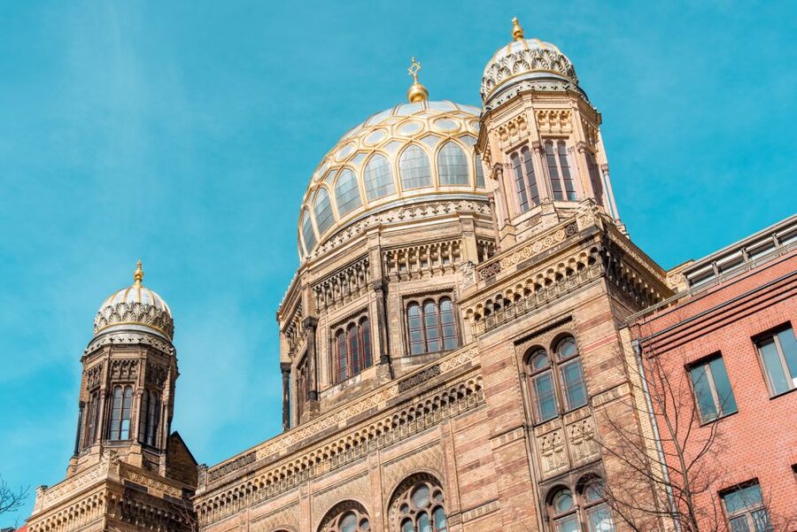 Berlin: Backyards of Berlin 2-Hour Tour - Who should book this courtyard tour, and who might skip it?