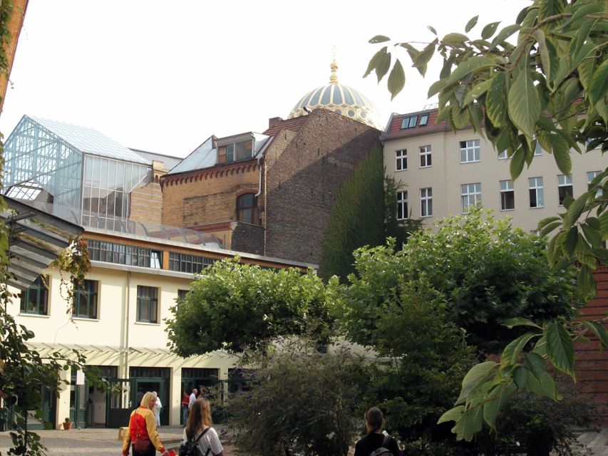 Berlin: Backyards of Berlin 2-Hour Tour - Sophienstraße and the artisan courtyards: how planning shapes daily life