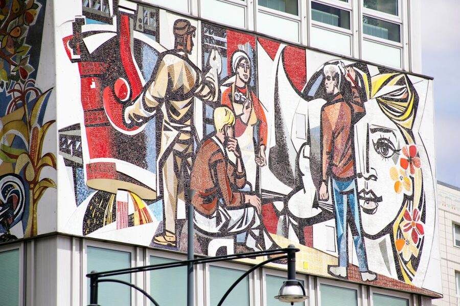 Berlin: Berlin Wall and the Cold War Walking Tour - Seeing the death strip, watchtower views, and border barriers