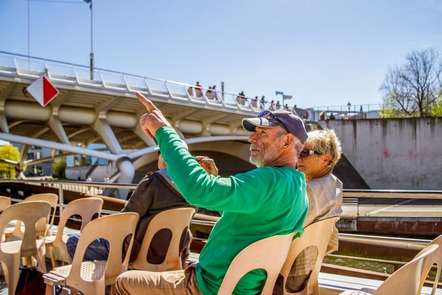 Berlin: Boat Tour Along the River Spree - Onboard Comfort, Drinks, and the Practical Stuff That Matters