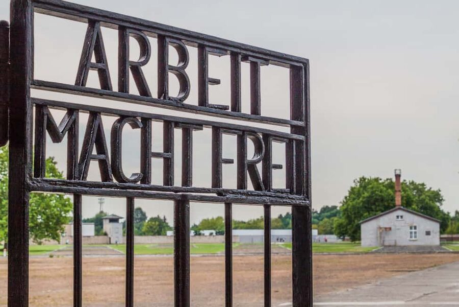 Berlin: Bus Tour to Sachsenhausen Concentration Camp & East Side Gallery - From Alexanderplatz to Sachsenhausen, no train hassles