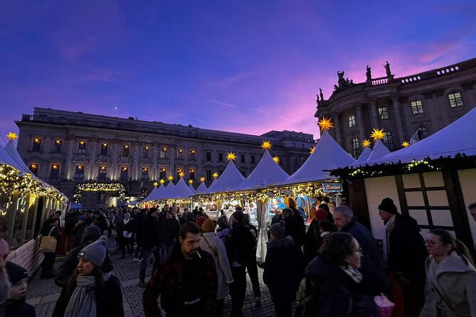 Berlin Christmas Markets Walking Tour - Humboldt Forum and Its Light Installations: A Visual Pause Mid-Walk