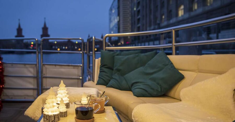 Berlin: Christmas Sightseeing Boat Tour - A Christmas Spree cruise on a solar catamaran, what you’re really buying