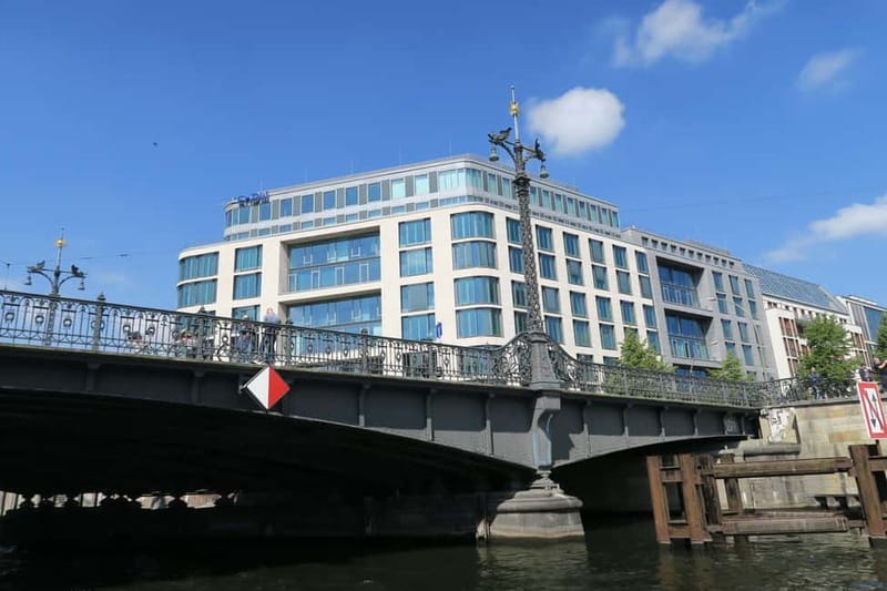 Berlin: City Boat Tour with Live Commentary - How to make the most of your hour on the water