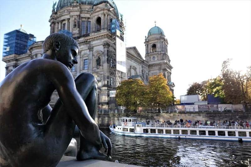 Berlin Combo Package: City Tour & Spree Boat Tour - How To Use Neighborhood Stops Like Friedrichshain, Mitte, And Tiergarten