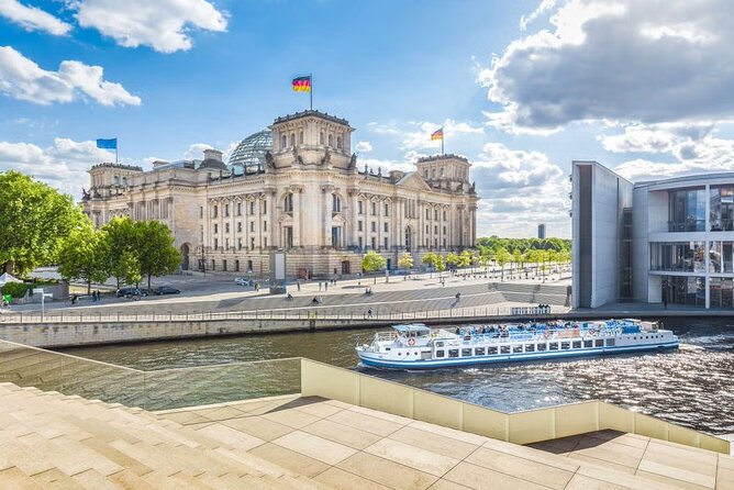 Berlin Complete in one day - Berlin in One Big Walk, the Value is the Story