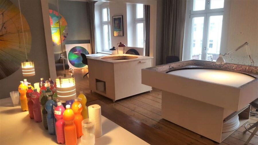 Berlin: Create Your Own Spin Painting at Jans Echternacht - Key highlights worth knowing before you go