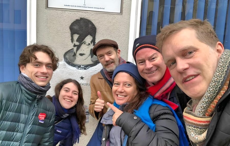 Berlin: David Bowie & 1970s Berlin Guided Walking Tour - Cold War geography at Tränenpalast, Anhalter Bahnhof, and the Berlin Wall