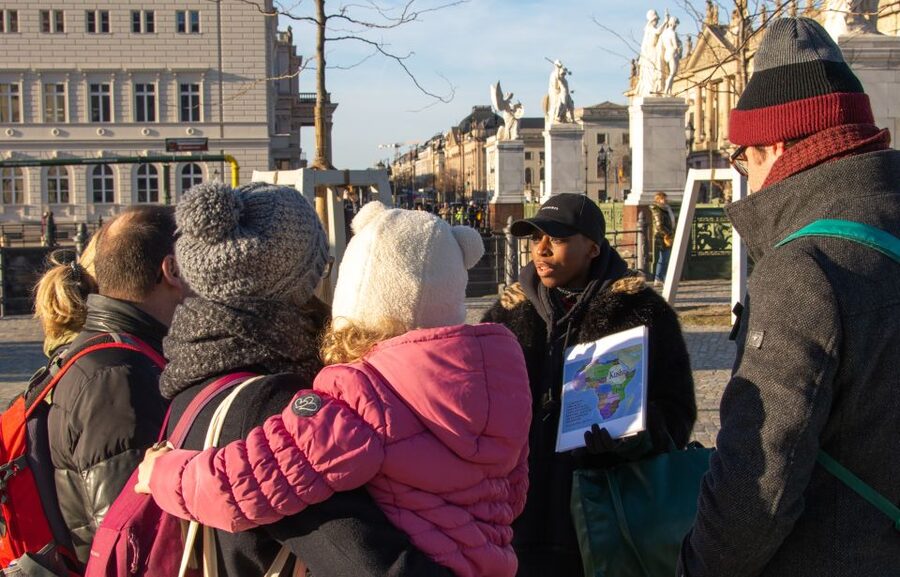 Berlin: Decolonial Berlin Castle/ Humboldt Forum Guided Tour - Ethnological collection audio walk: learning to read objects critically