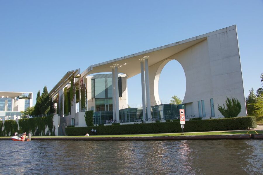 Berlin: Dinner Cruise on the Spree with Prosecco - Key highlights worth planning around