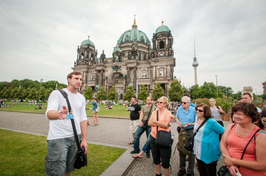 Berlin: Discover Berlin Walking Tour - How the guide makes the story understandable, not overwhelming