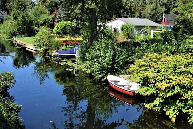Berlin: (E)-Bike & Boat: The City's Biggest Lake & Lagoon - About the guide and the small-group pacing