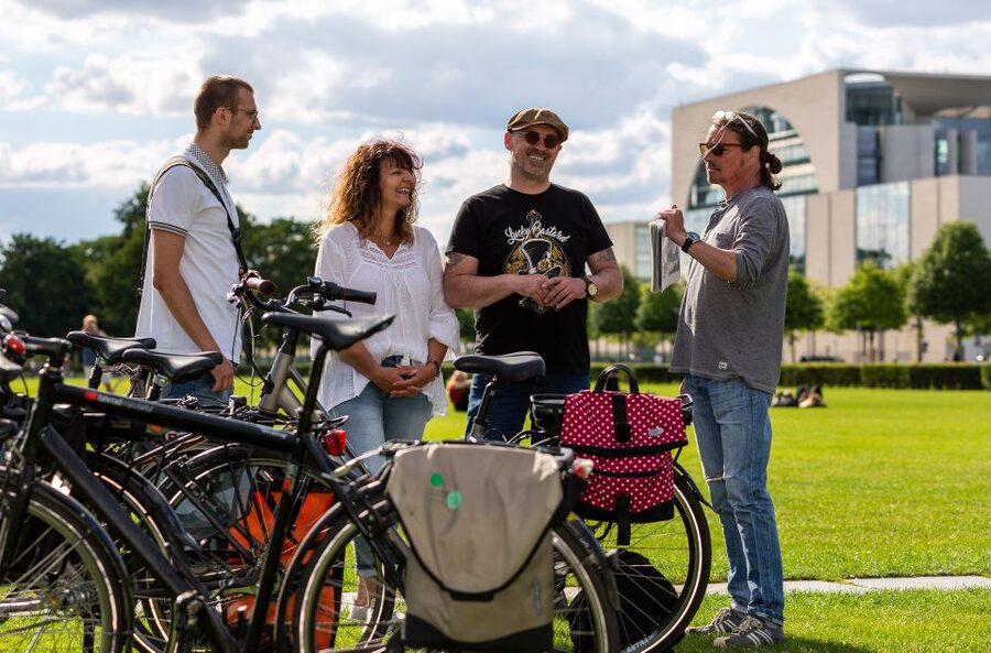 Berlin: E-Bike Tour of the Berlin Wall and Mitte Highlights - Riding the Berlin Wall story through Mauerpark, Bernauer Straße, and Nordbahnhof